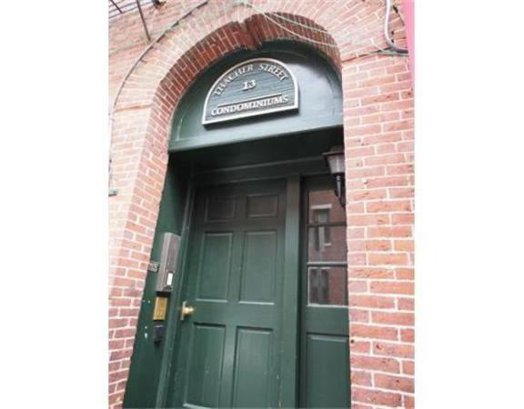 Building Photo - 13 Thacher St