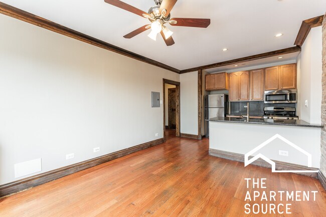 Foto del edificio - 4755 N Sawyer Ave