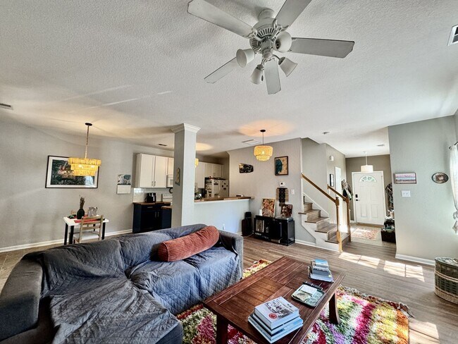 Building Photo - First-Time Rental Near The Beaches! Available 08-14-26 - Attached Garage - Fenced Yard - Pet Frie...