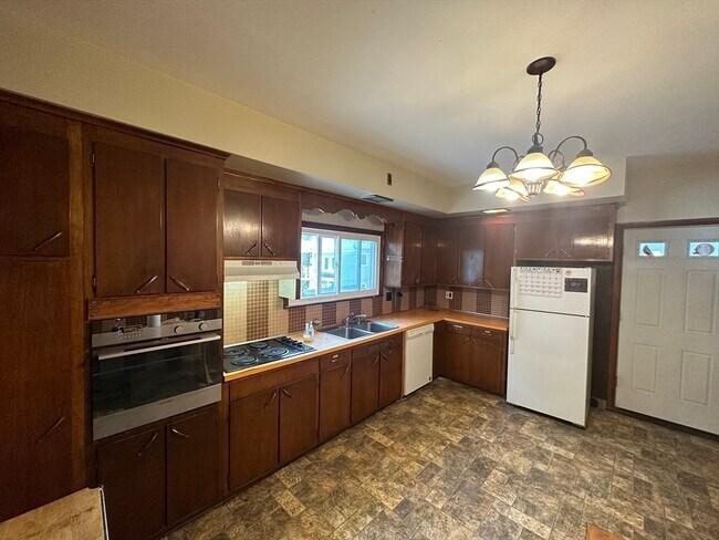 Foto del edificio - 74 Pearson Ave