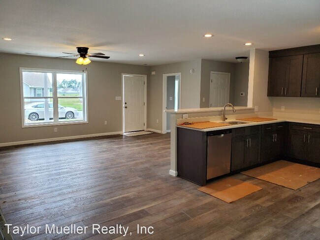 Building Photo - 3 br, 2 bath House - 102 Nugget Trail