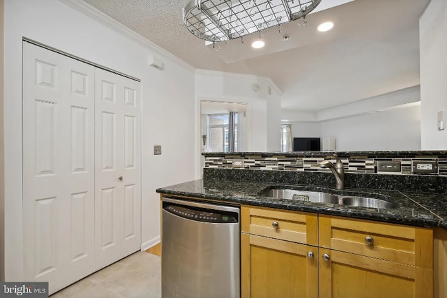 Foto del edificio - 3101 N Hampton Dr