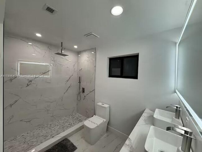 Foto del edificio - 2918 SW 2nd St