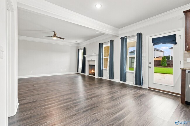 Foto del edificio - 4228 Textile Ln