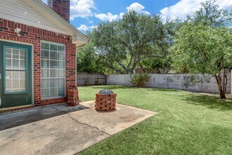 Building Photo - 14019 Lake Trail Dr