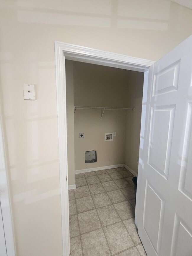 Building Photo - 140-202 Wexford Condominium
