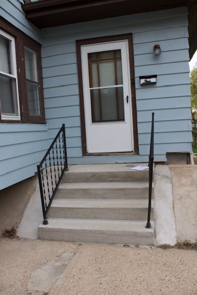 Building Photo - 2819-2821-2821 N 47th St