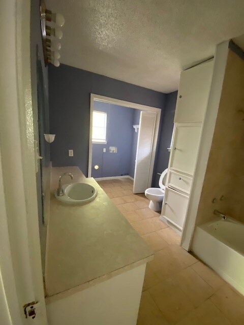 Foto del edificio - 608 E 8th St