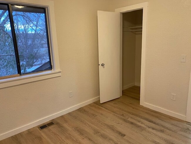 Building Photo - 145 Bohl Ave