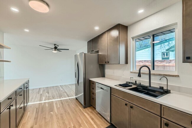 Foto del edificio - 1430 Lashley St