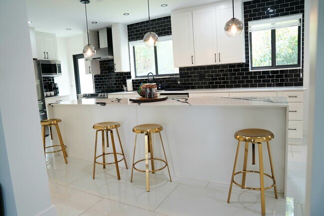 Foto del edificio - 1410 NW 192nd St