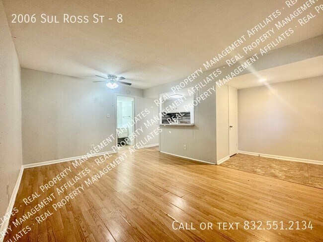 Building Photo - 2006 Sul Ross St