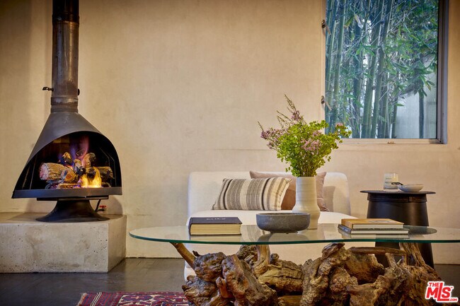 Foto del edificio - 701 Palms Blvd