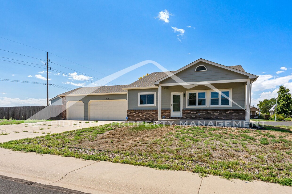 Primary Photo - Spacious Home with Fenced Yard and Central AC