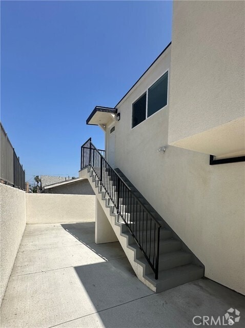 Building Photo - 7728 Laurel Canyon Blvd