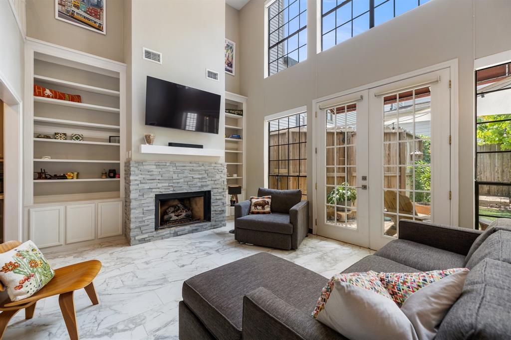 Foto principal - 254 E 5th St