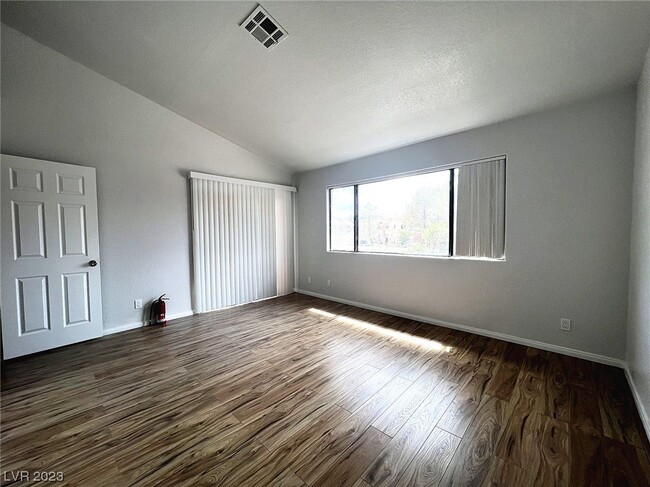 Building Photo - 5036 S Rainbow Blvd