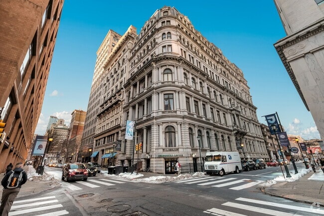 Building Photo - 1001 Chestnut St