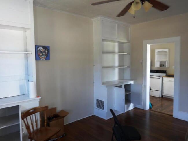 Building Photo - 208 East Stone Avenue Unit 7
