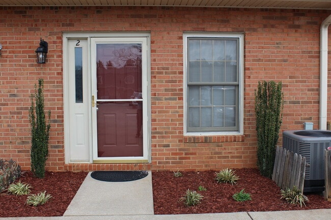 Unit 2G beautiful Oakwood GA - 3730 Old Flowery Branch Road