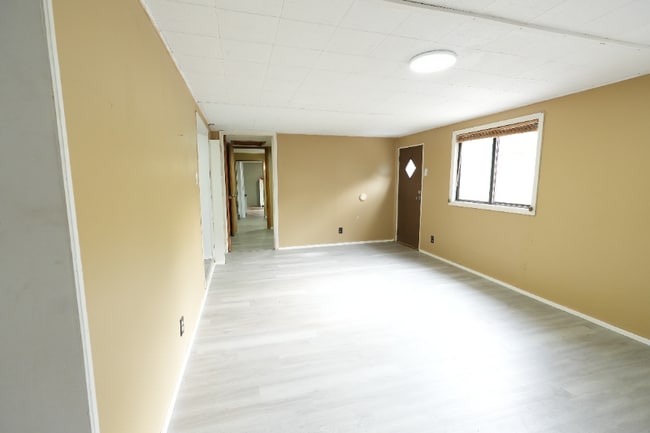 Building Photo - 206 Cedar St