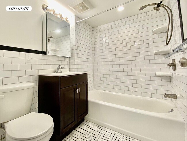Foto del edificio - 287 E 7th St