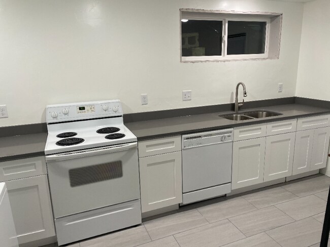 Building Photo - 450 W 2100 N