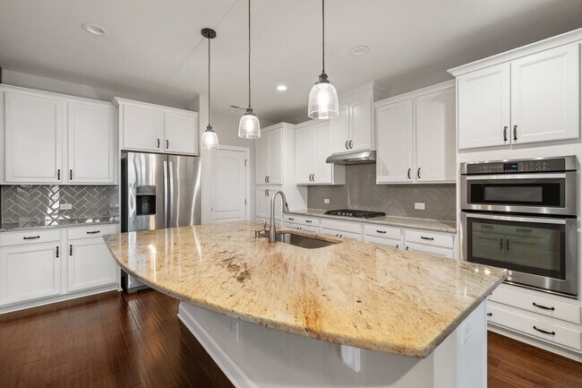 Foto del edificio - Townhome in the Perfect Durham Location!