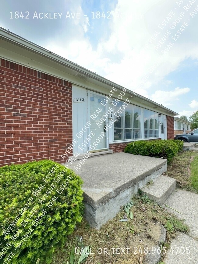 Foto del edificio - 1842 Ackley St - Great Westland 2Bed/1Bath...