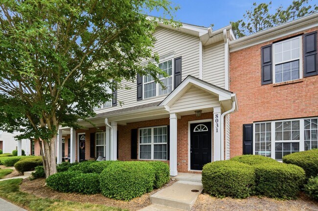 Building Photo - Beautiful Matthews Townhome with Updated Interior & Community Pool