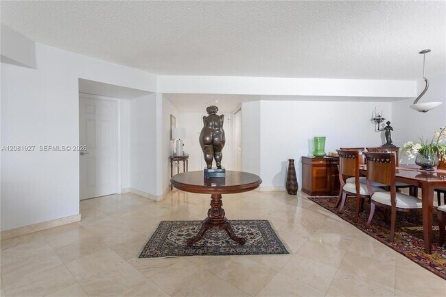 Foto del edificio - 16711 Collins Ave