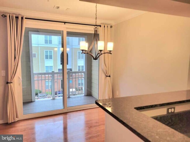 Foto del edificio - 2109 Highcourt Ln