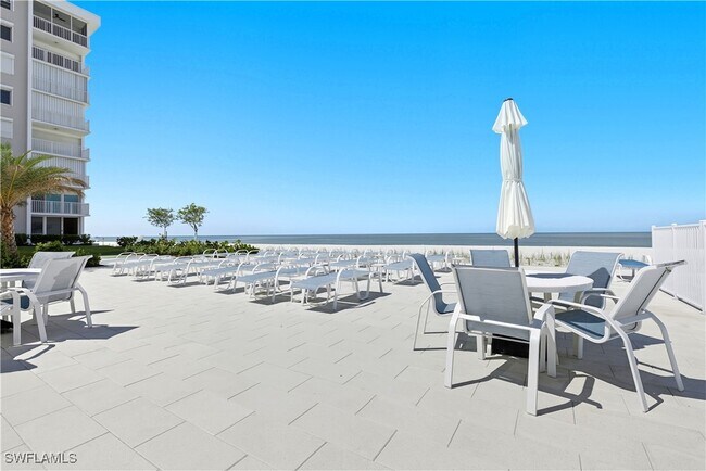 Building Photo - 3443 Gulf Shore Blvd N