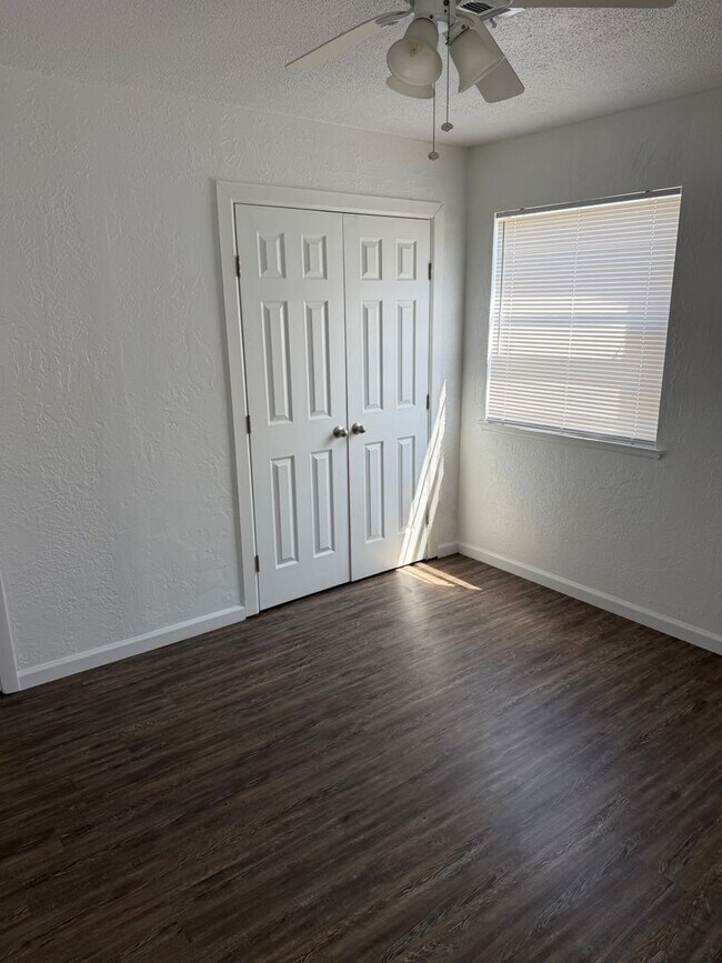 Foto del edificio - 5310 NW Liberty Ave