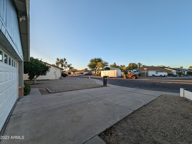Foto del edificio - 3309 E Hartford Ave