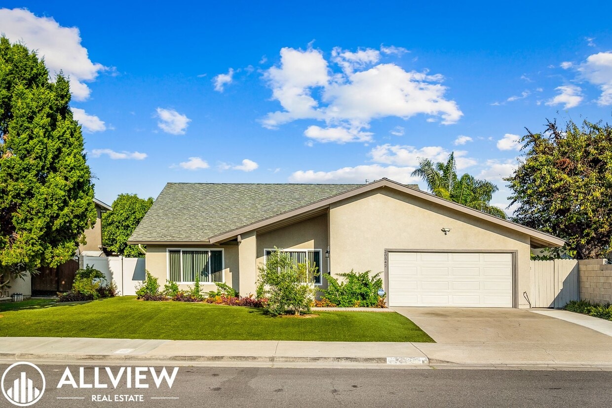 Primary Photo - Welcome to this stunning 5-bedroom, 4-bath...