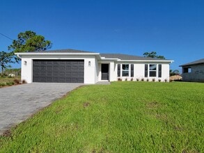 Building Photo - 3100 NW 20th Ave