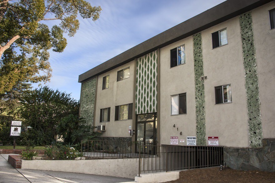 Foto principal - 416 Pioneer Dr