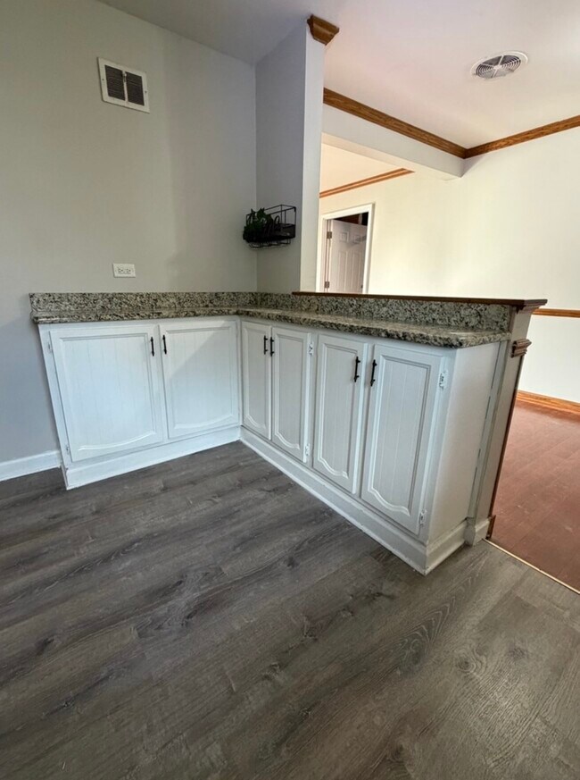 Foto del edificio - 18453 Clyde Rd