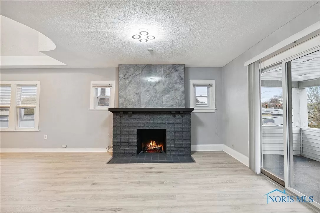 Primary Photo - 3037 Douglas Rd
