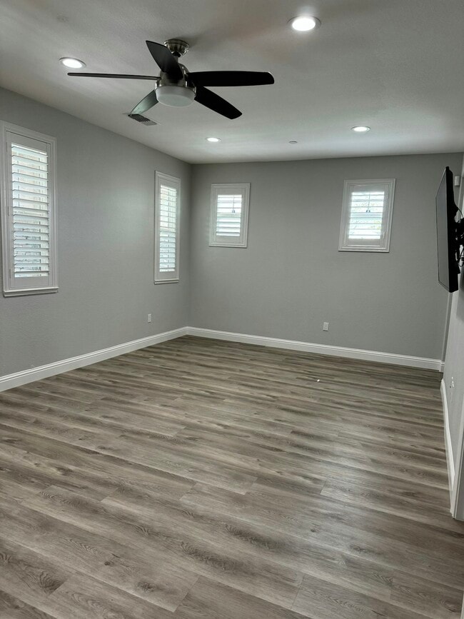 Building Photo - 353 Aldrich Place, Unit 1