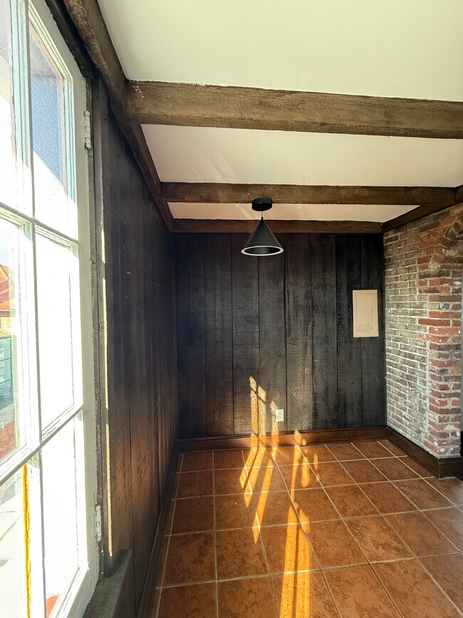 Foto del edificio - 115 S Patrick St