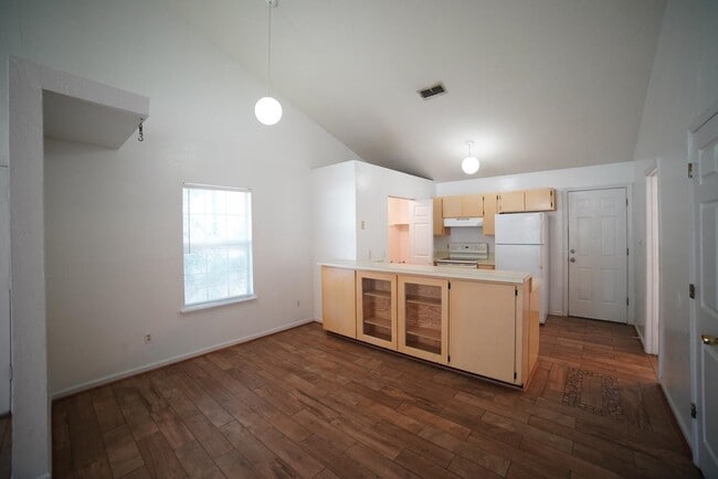 Building Photo - 6315 S Placid Pl
