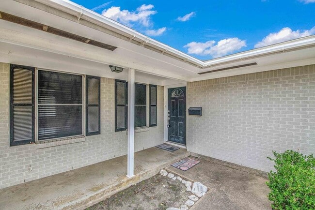 Foto del edificio - 2003 Vinewood Dr