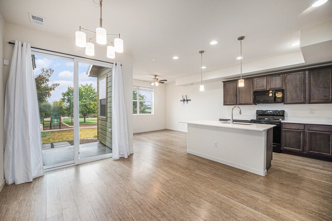 Building Photo - 9790 Clermont Ln