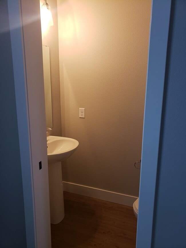 Foto del edificio - Ravishing 2 bed 2 1/2 bath condo in Annafield subdivision