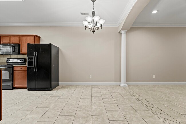 Building Photo - 3090 S Cashua Dr