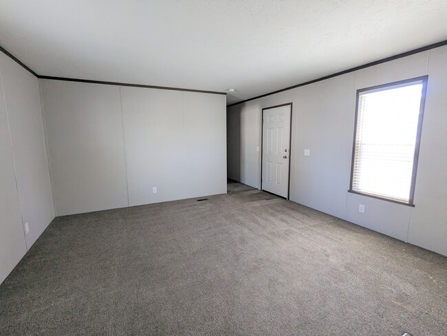 Building Photo - 641 Oregon St