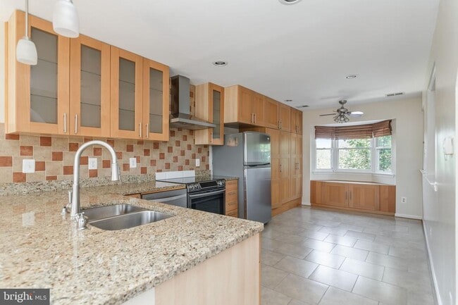 Building Photo - 7886 Brighton Way