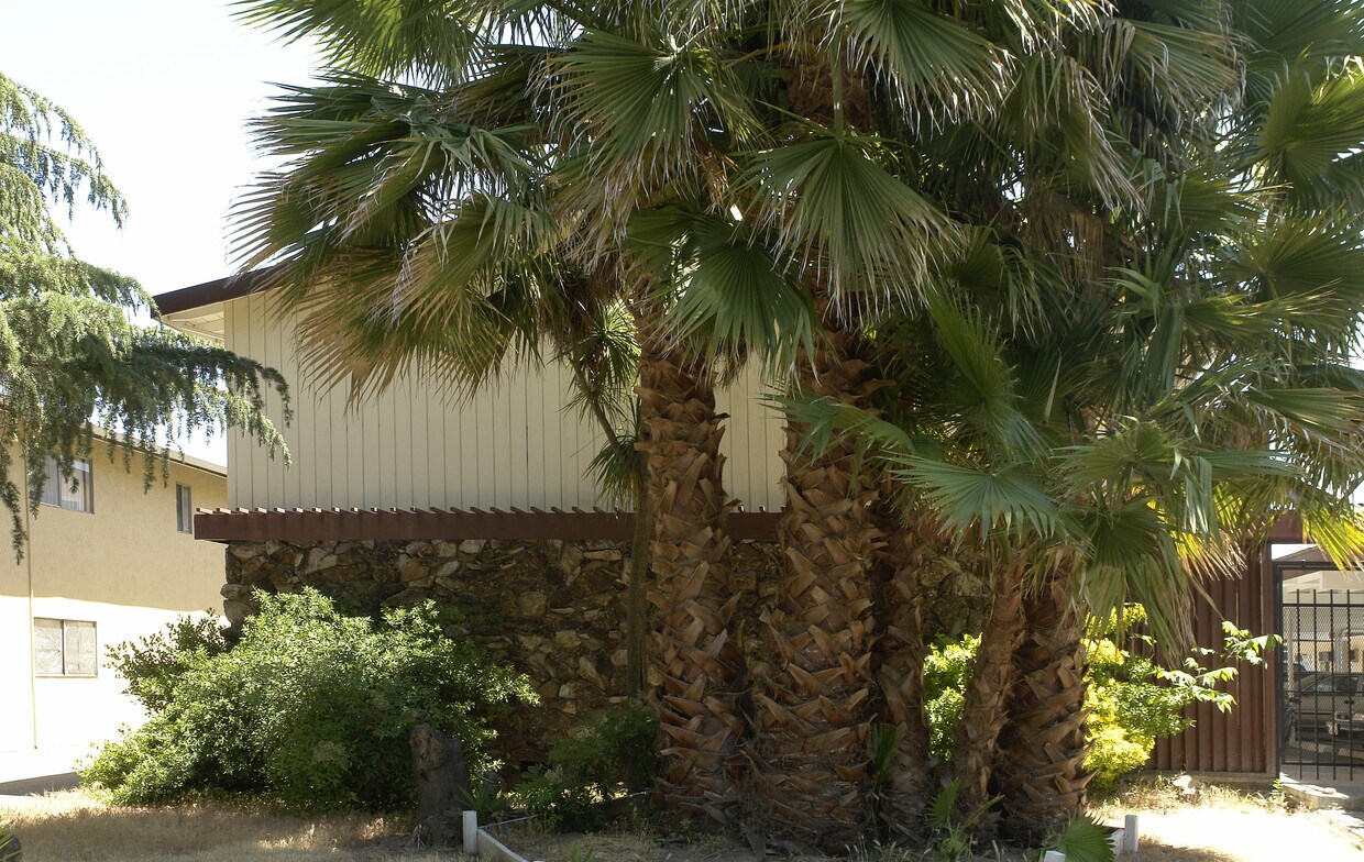 Foto del edificio - 2006 Sierra Rd